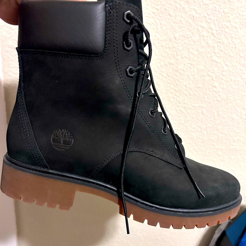 New never use size 8 woman’s price is firm, I discount shipping already applied